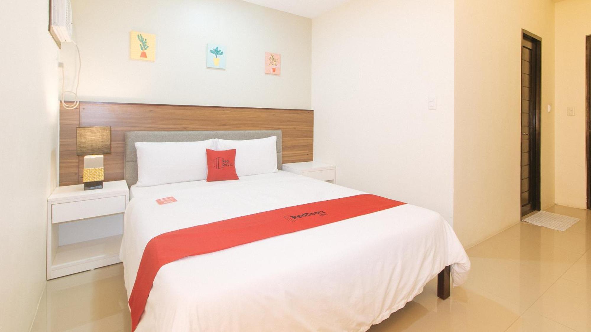 Reddoorz @ Leoncia Apartelle Mandaue City Exterior photo